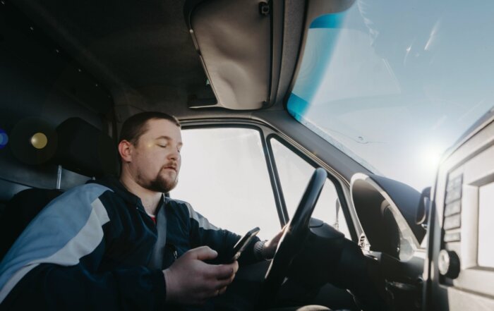 using mobile phone behind the wheel